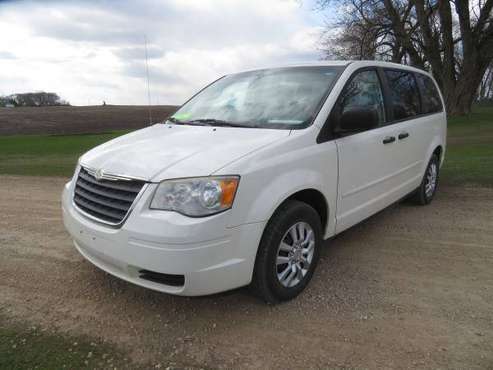 2008 CHRYSLER TOWN & COUNTRY, 145K - - by dealer for sale in Wells, MN
