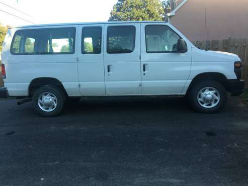 2011 Ford E350 XL Super Duty12 passenger for sale in A;axandaria, District Of Columbia