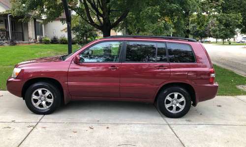 2004 Toyota Highlander for sale in Cottage Grove, WI