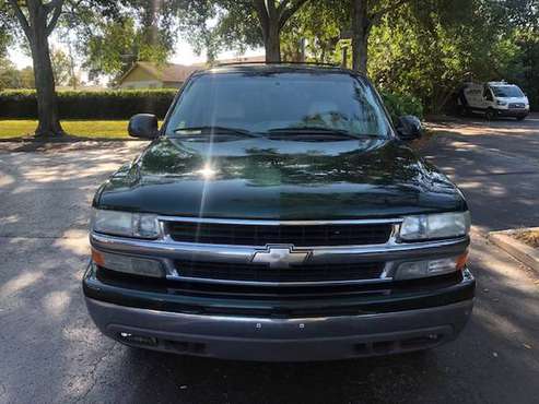 2001 Chevy Suburban 3 Row Leather seats GREAT Shape - cars & trucks... for sale in Casselberry, FL
