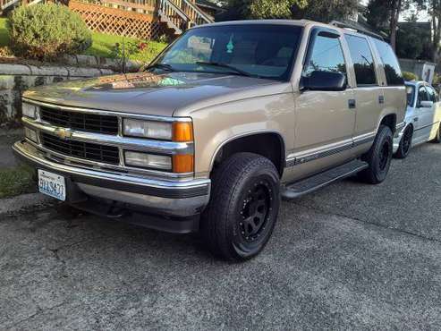 99 chevy 4x4 tahoe .. Runs&looks beautiful .. Great 4 family .. for sale in Bremerton, WA