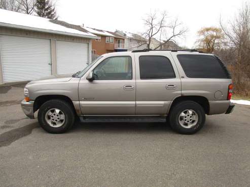 2002 chevrolet tahoe 4x4 heated leather - cars & trucks - by dealer... for sale in Montrose, MN
