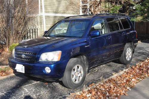 Toyota Highlander 2001 - cars & trucks - by owner - vehicle... for sale in Oak Park, IL