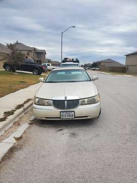 2000 Lincon Towncar - cars & trucks - by owner - vehicle automotive... for sale in Elgin, TX