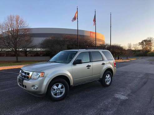 * 2011 FORD ESCAPE XLT**2 OWNER **FINANCE AVAILABLE - cars & trucks... for sale in Saint Louis, MO