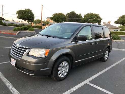 2010 Chrysler Town & Country for sale in Modesto, CA