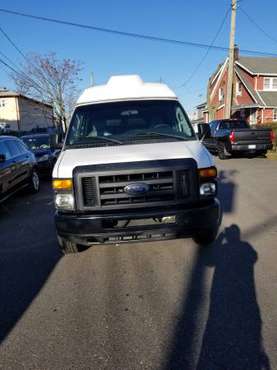 Ford 15 passenger Van - cars & trucks - by owner - vehicle... for sale in Far Rockaway, NY