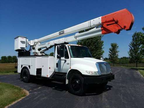 53k Miles 60' Material Handling 2004 International 4300 Bucket Truck for sale in Hampshire, NY
