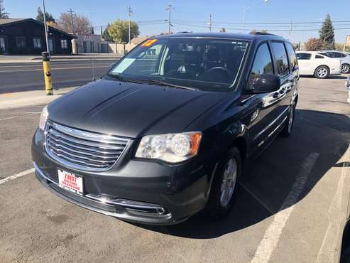 2012 Chrysler Town & Country - cars & trucks - by dealer - vehicle... for sale in Oakdale, CA