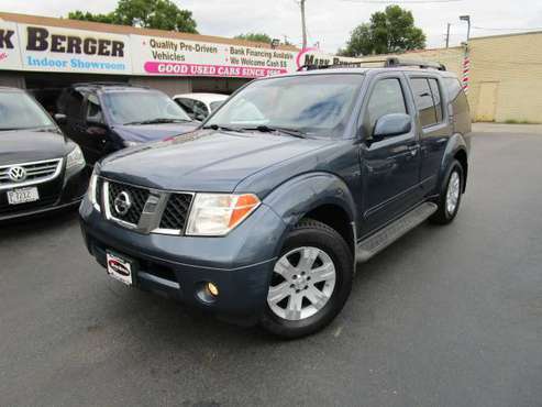 2005 Nissan Pathfinder **3RD ROW SEATING, 4X4!!** for sale in Rockford, IL