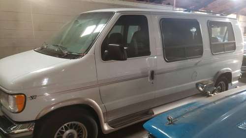 choice of van/suv for sale in Hutchinson, KS