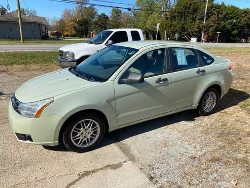 2010 Ford Focus SE - cars & trucks - by dealer - vehicle automotive... for sale in Crestwood, KY