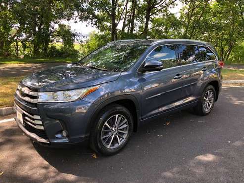 2017 Toyota Highlander XLE AWD 4dr SUV - cars & trucks - by dealer -... for sale in Jersey City, NJ