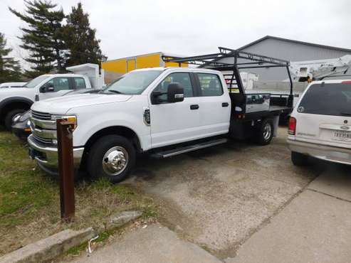 2017 FORD F350 C/C UTILITY - cars & trucks - by dealer - vehicle... for sale in Evansville, IN