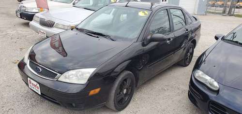 2006 Ford Focus - cars & trucks - by dealer - vehicle automotive sale for sale in Champaign, IL