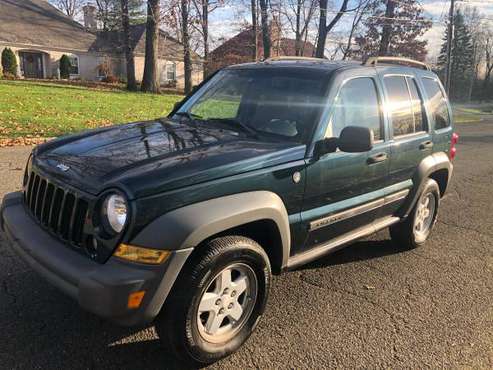 2005 Jeep Liberty 4x4 - cars & trucks - by owner - vehicle... for sale in Totowa, NY