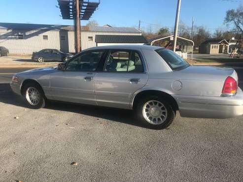 98 FORD CROWN VIC - cars & trucks - by owner - vehicle automotive sale for sale in Hagerstown, MD