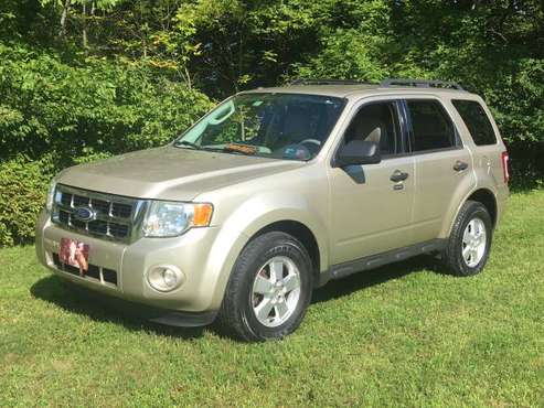 Nice 2010 Ford Escape XLT 4x4 for sale in Erie, PA