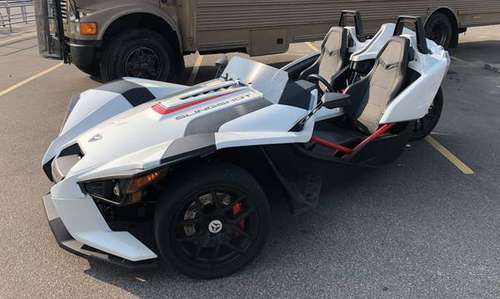 2016.5 Polaris Slingshot SL LE Turbo - cars & trucks - by owner -... for sale in Thiensville, WI