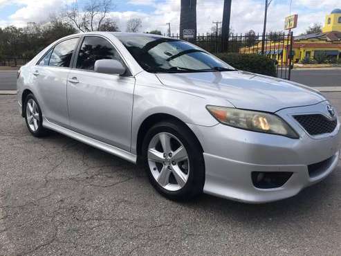 2011 Toyota Camry SE V6 4dr Sedan 6A EVERYONE IS APPROVED! - cars & for sale in San Antonio, TX