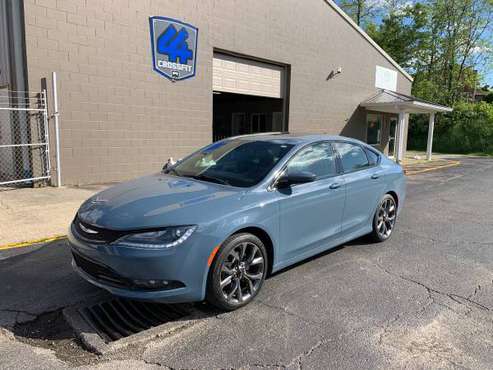2015 Chrysler 200 S - - by dealer - vehicle automotive for sale in Mount Washington, KY
