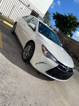 2017 Toyota Camry SE fully loaded 34k miles showroom condition -... for sale in Hialeah, FL