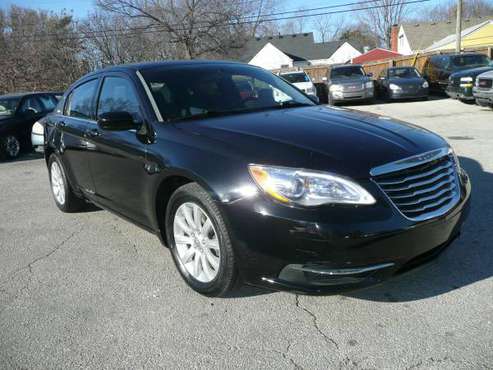 2013 CHRYSLER 200 - cars & trucks - by dealer - vehicle automotive... for sale in KCMO, MO