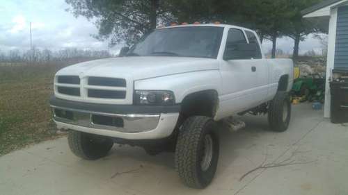 2000 dodge ram 4x4 - cars & trucks - by owner - vehicle automotive... for sale in Portland, MI