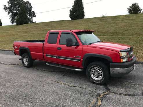 2004 Chevy 2500 HD 3/4 ton for sale in Sainte Genevieve, MO