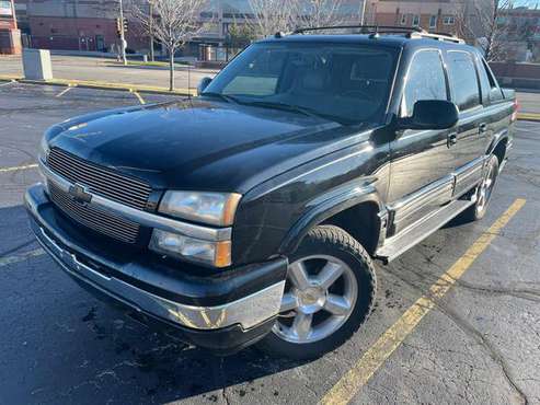 2005 CHEVROLET AVALANCHE - cars & trucks - by dealer - vehicle... for sale in Kenosha, WI