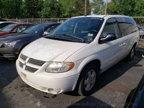 2005 Dodge Caravan 4dr Grand SXT White - - by for sale in Woodbridge, District Of Columbia