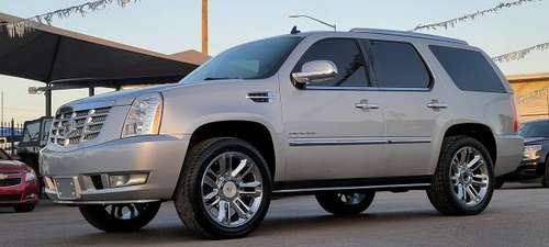 2011 CADILLAC ESCALADE AWD - - by dealer - vehicle for sale in El Paso, TX