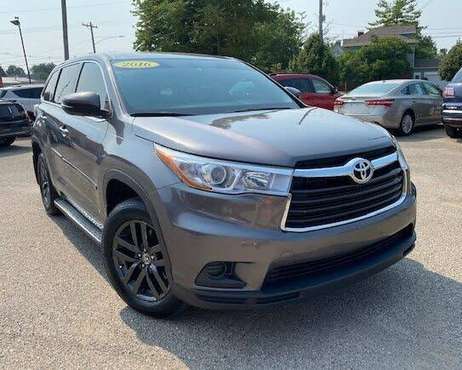 2016 Toyota Highlander LE-3rd Row-58k Miles-Warranty-Like New - cars... for sale in Lebanon, IN