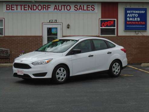 2016 Ford Focus S - cars & trucks - by dealer - vehicle automotive... for sale in Bettendorf, IA
