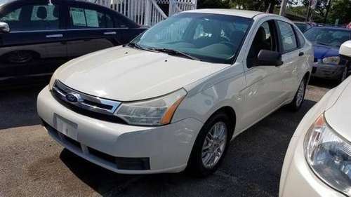 2009 FORD Focus SE Sedan for sale in Patchogue, NY