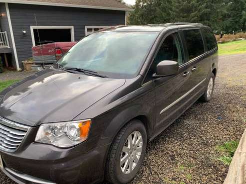 2015 Chrysler Town & Country for sale in Banks, OR