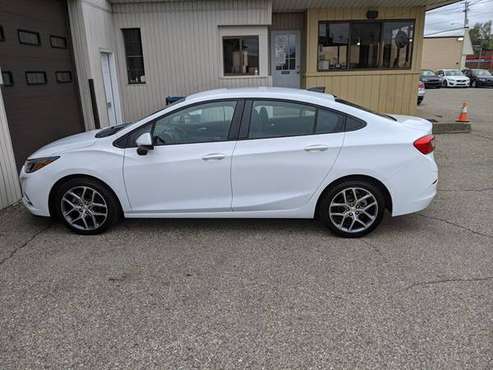 2017 chevy cruze very nice - - by dealer - vehicle for sale in Grand Rapids, MI