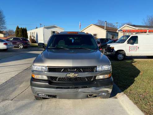 Silverado only 2 owners ever - cars & trucks - by owner - vehicle... for sale in Sterling Heights, MI