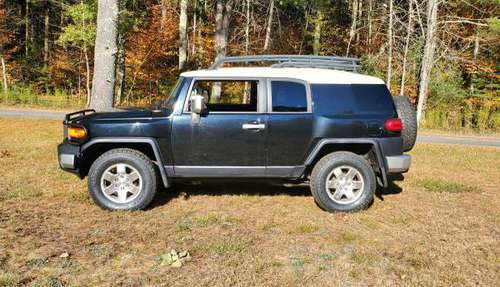 2007 Toyota FJ Cruiser Manual -Trades Accepted- - cars & trucks - by... for sale in Burlington, VT