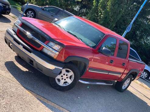 2004 CHEVROLET SILVERADO 1500 LS 4 DR CREW CAB 5.3L V8 4WD PICKUP!!! for sale in Cleveland, OH