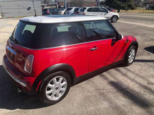 2004 MINI COOPER: RUNS & LOOKS GREAT: WOULD MAKE A GOOD 1st VEHICLE for sale in Woodbury, TN