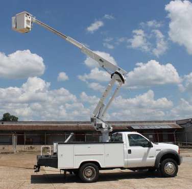 2005 FORD F550 BUCKET TRUCK-ALTEC A37G 40FT LIFT-FULLY SERVICED-CLEAN for sale in Memphis, AR