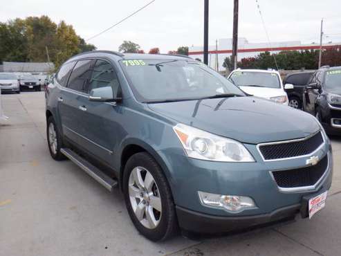 2009 Chevrolet Traverse LTZ !! One Owner !! Green for sale in URBANDALE, IA