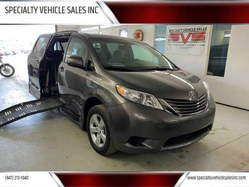 2016 Toyota Sienna LE Mobility van wheelchair handicap accessible for sale in SKOKIE, WI