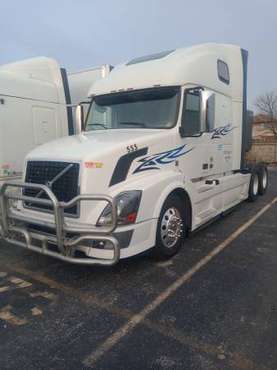 2013 VOLVO VNL 670 - cars & trucks - by owner - vehicle automotive... for sale in Alsip, IL