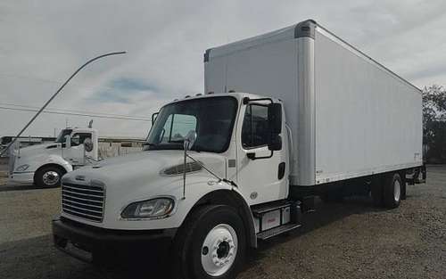 FREIGHTLINER 26ft Box truck Cummins diesel Auto DEF LIFTGATE 103 HI for sale in CA