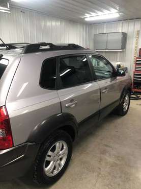 2005 Hyundai Tucson - cars & trucks - by owner - vehicle automotive... for sale in Clarksville, TN