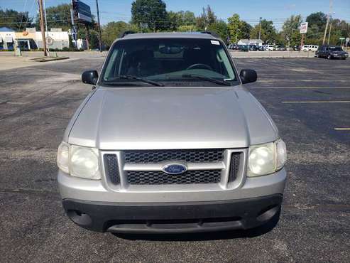 FORD EXPLORER SPORT xlt 2004 for sale in Indianapolis, IN