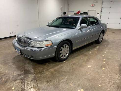 2006 Lincoln Town Car Low Miles - cars & trucks - by dealer -... for sale in Saint Paul, MN