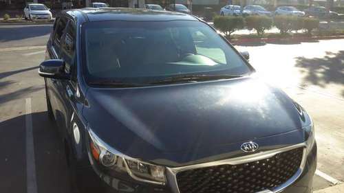 Kia sedona lx 2017 seats 8 great looking for sale in Placentia, CA